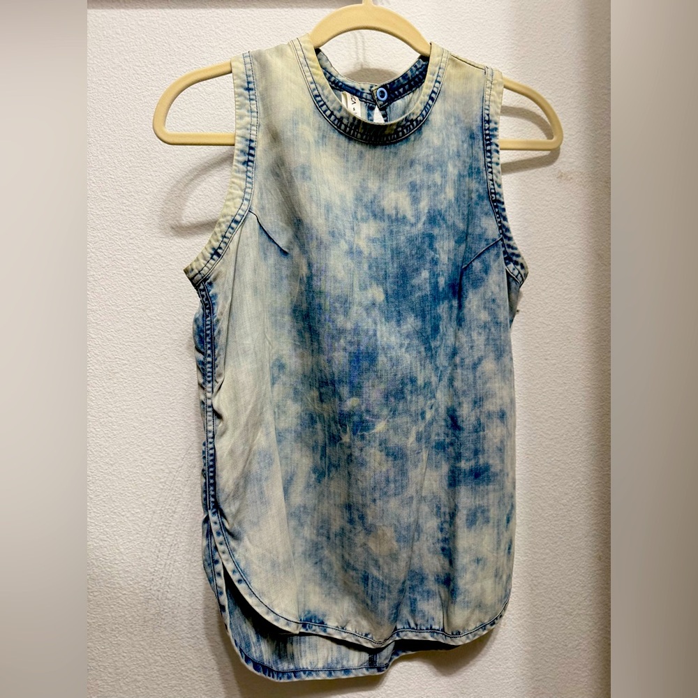 RVCA Sleeveless Chambray Tank – Acid Wash Denim Look, Size Small